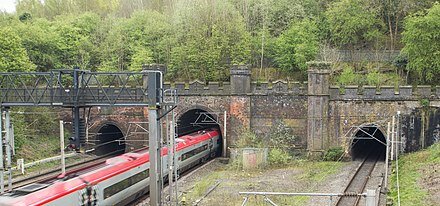 440px-Linslade_tunnels_West_Coast_Main_(Rail)_line_UK.jpg