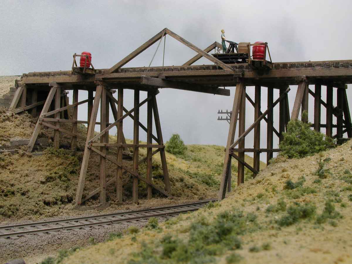 Trestle with 3 ' track